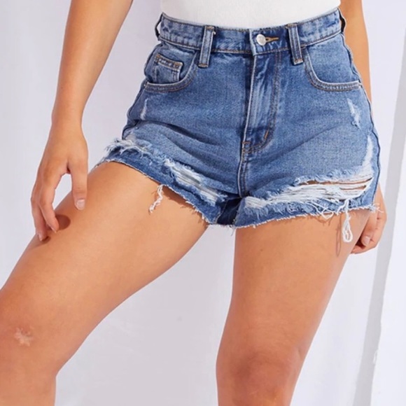 Pretty Little Thing Mid Wash Distressed Short - Picture 5 of 8